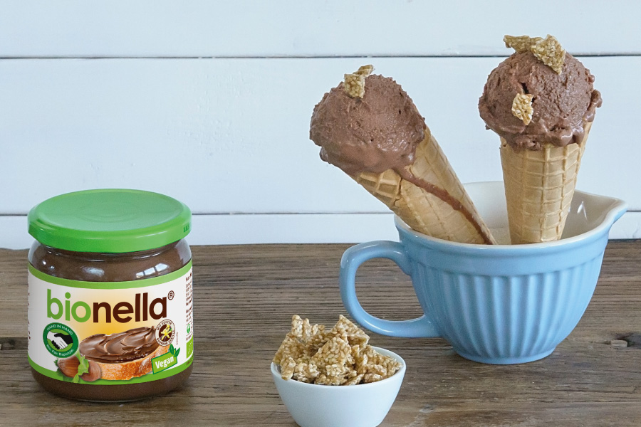 Eiscreme mit Sesamkrokant Eiscreme mit Sesamkrokant